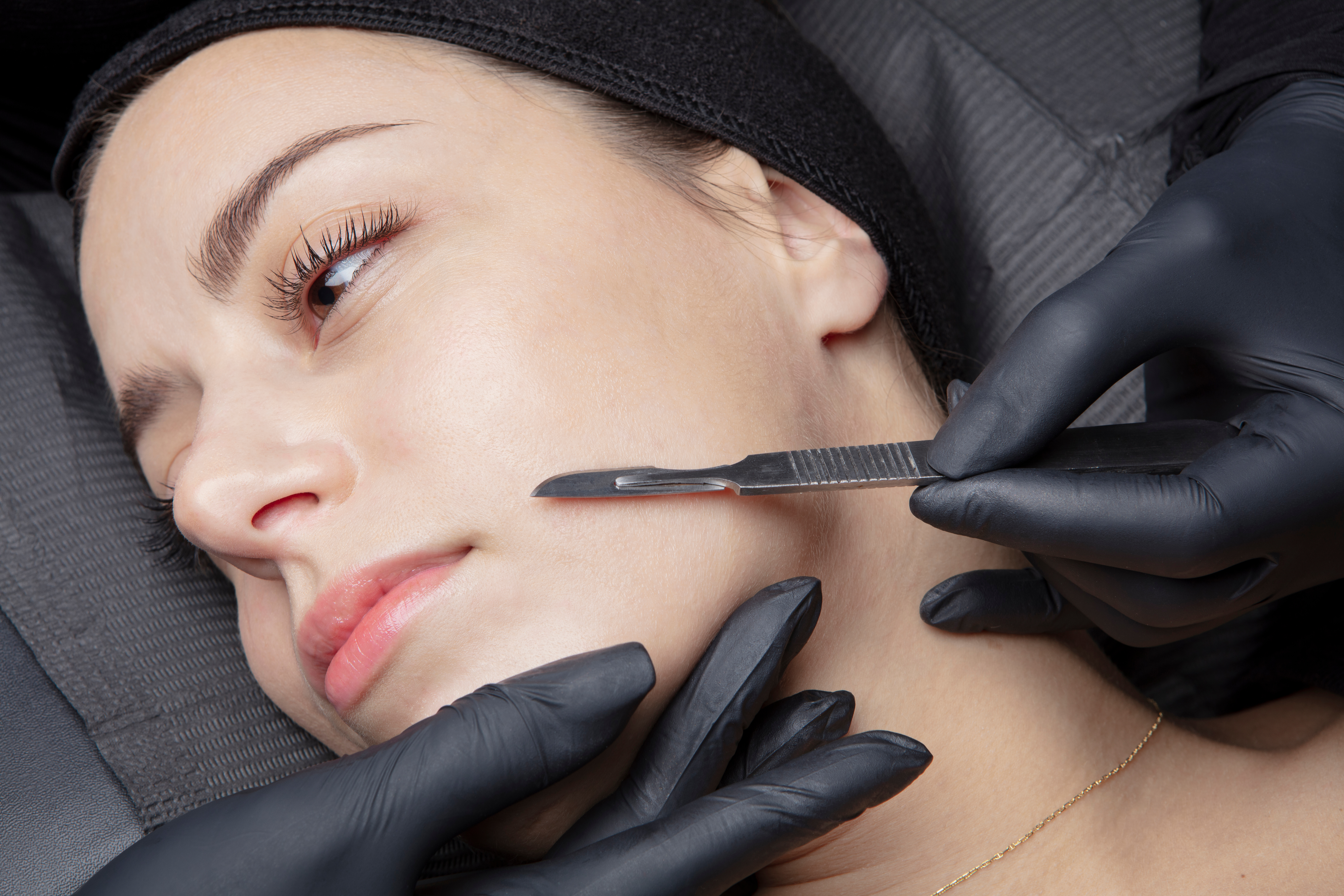 Learn Dermaplaning and Microdermabrasion in Our Manual Resurfacing Certification 